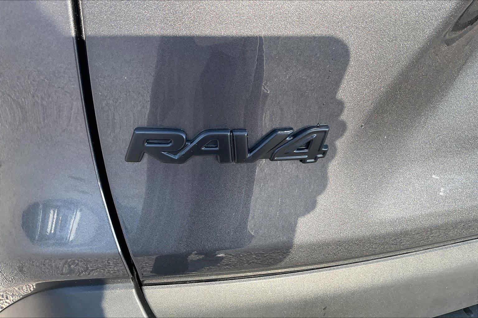 Used 2025 Toyota RAV4 XLE FWD image 30