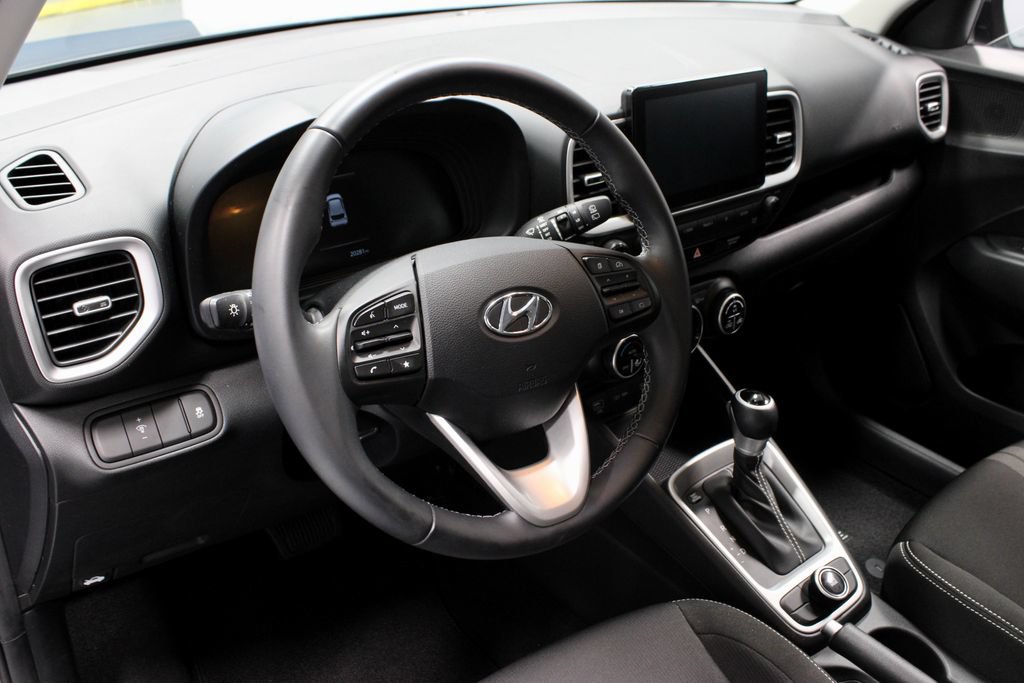 Certified 2024 Hyundai Venue SEL FWD image 25