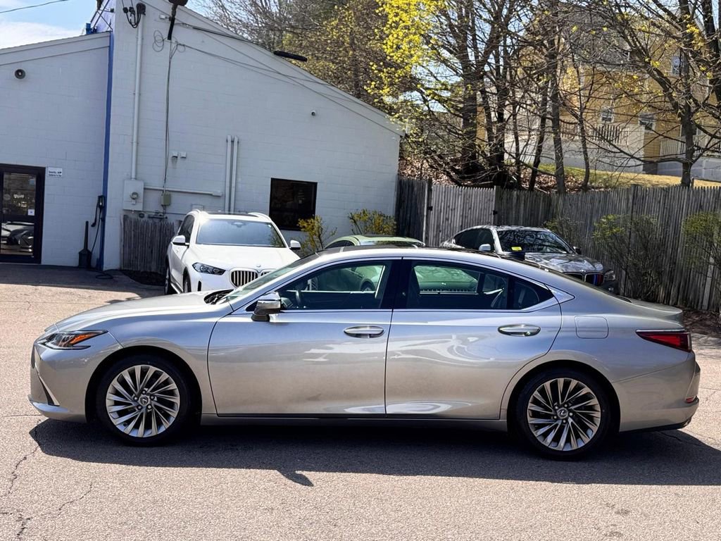 Used 2019 Lexus ES 350 Ultra Luxury FWD image 3