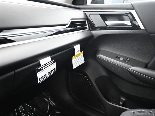 New 2025 Mitsubishi Outlander SE image 10