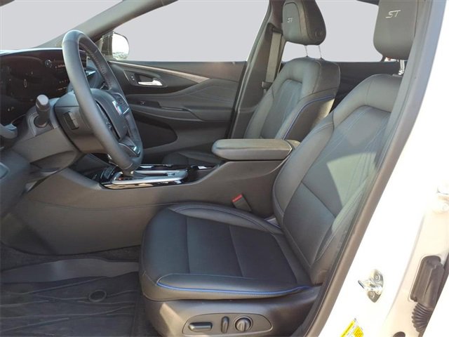 Certified 2024 Buick Envista Sport Touring w/ Convenience I Package image 17