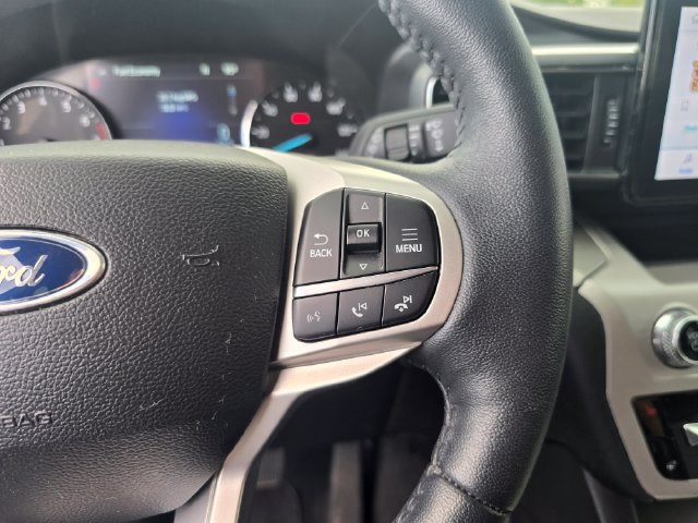 Used 2024 Ford Explorer XLT w/ Equipment Group 202A AWD/4WD image 30