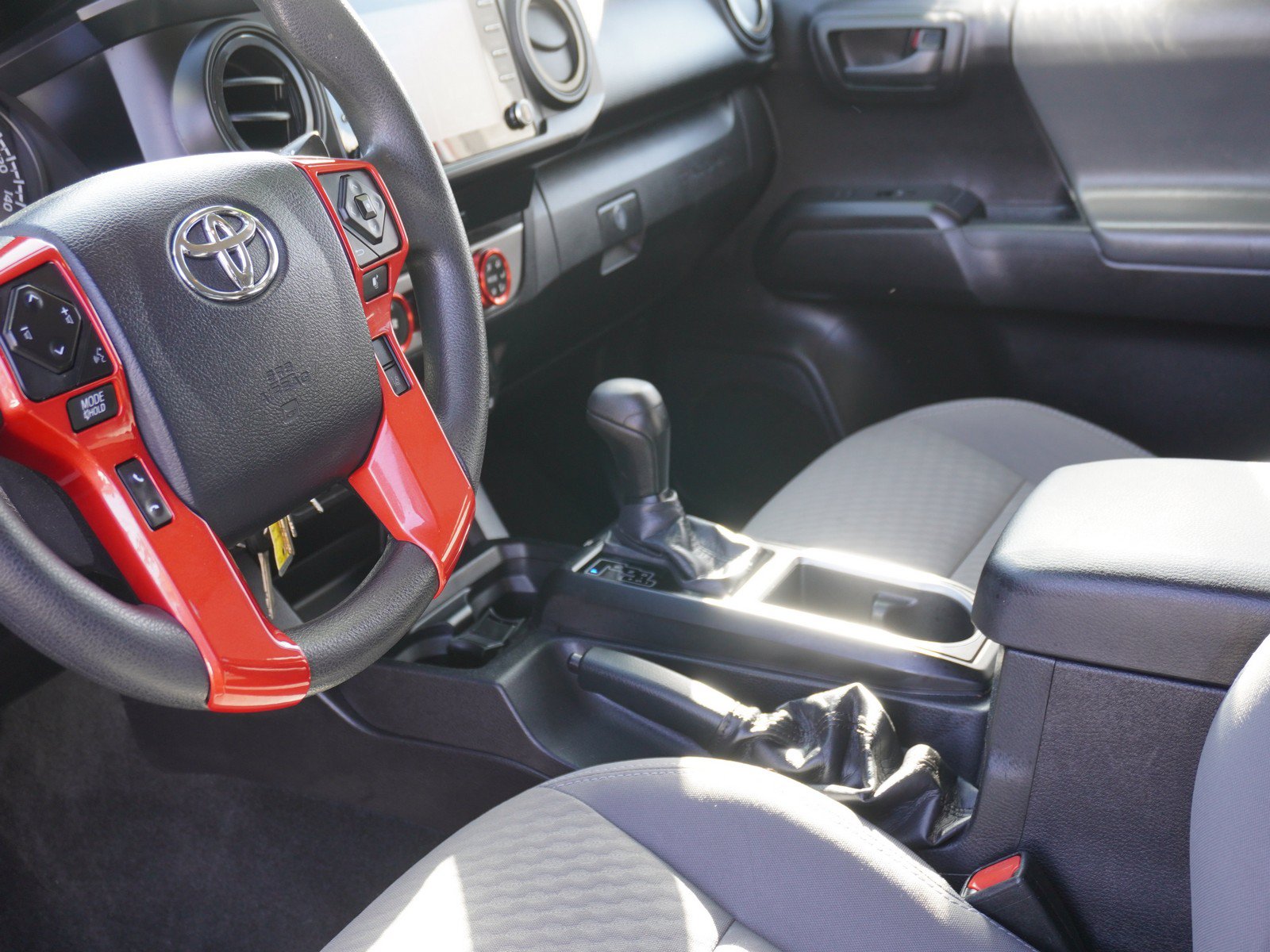 Used 2020 Toyota Tacoma SR AWD/4WD image 21