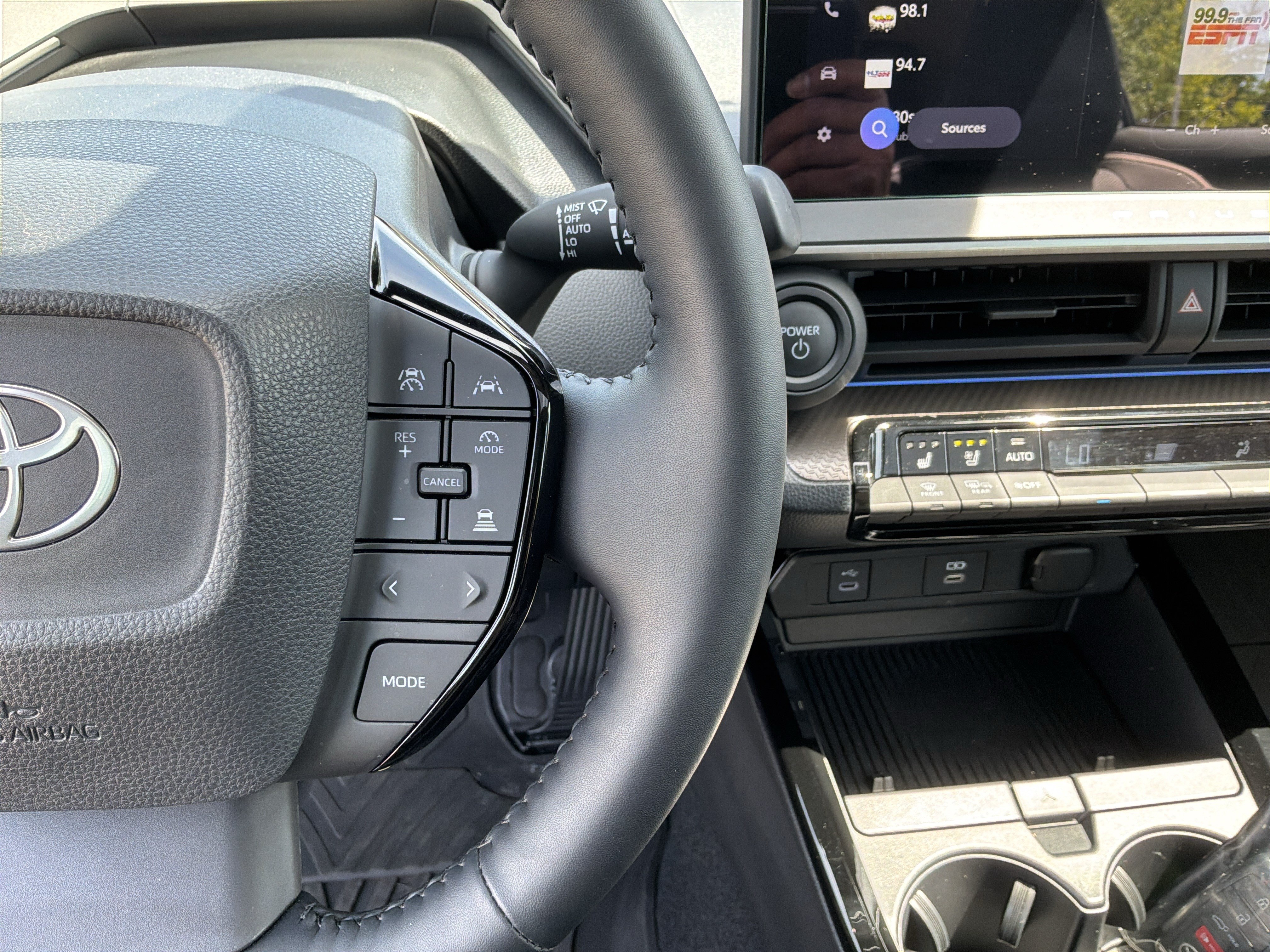 Used 2024 Toyota Prius Limited FWD image 20