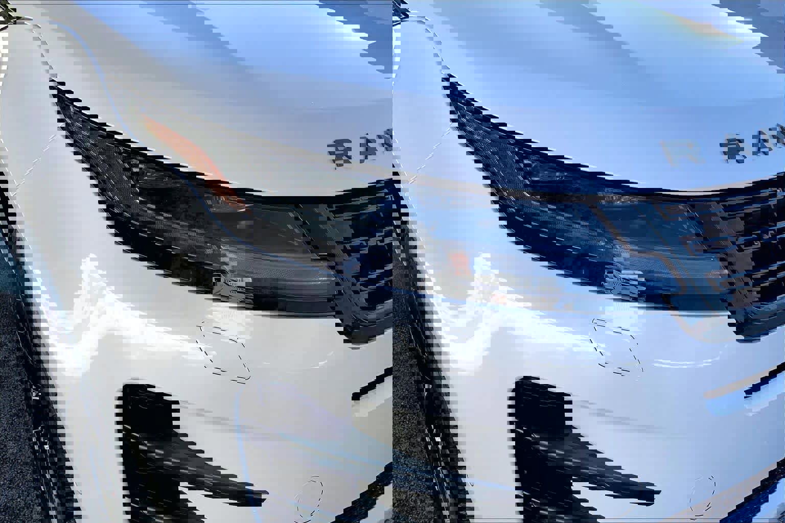 Used 2026 Land Rover Range Rover Evoque Dynamic SE image 25