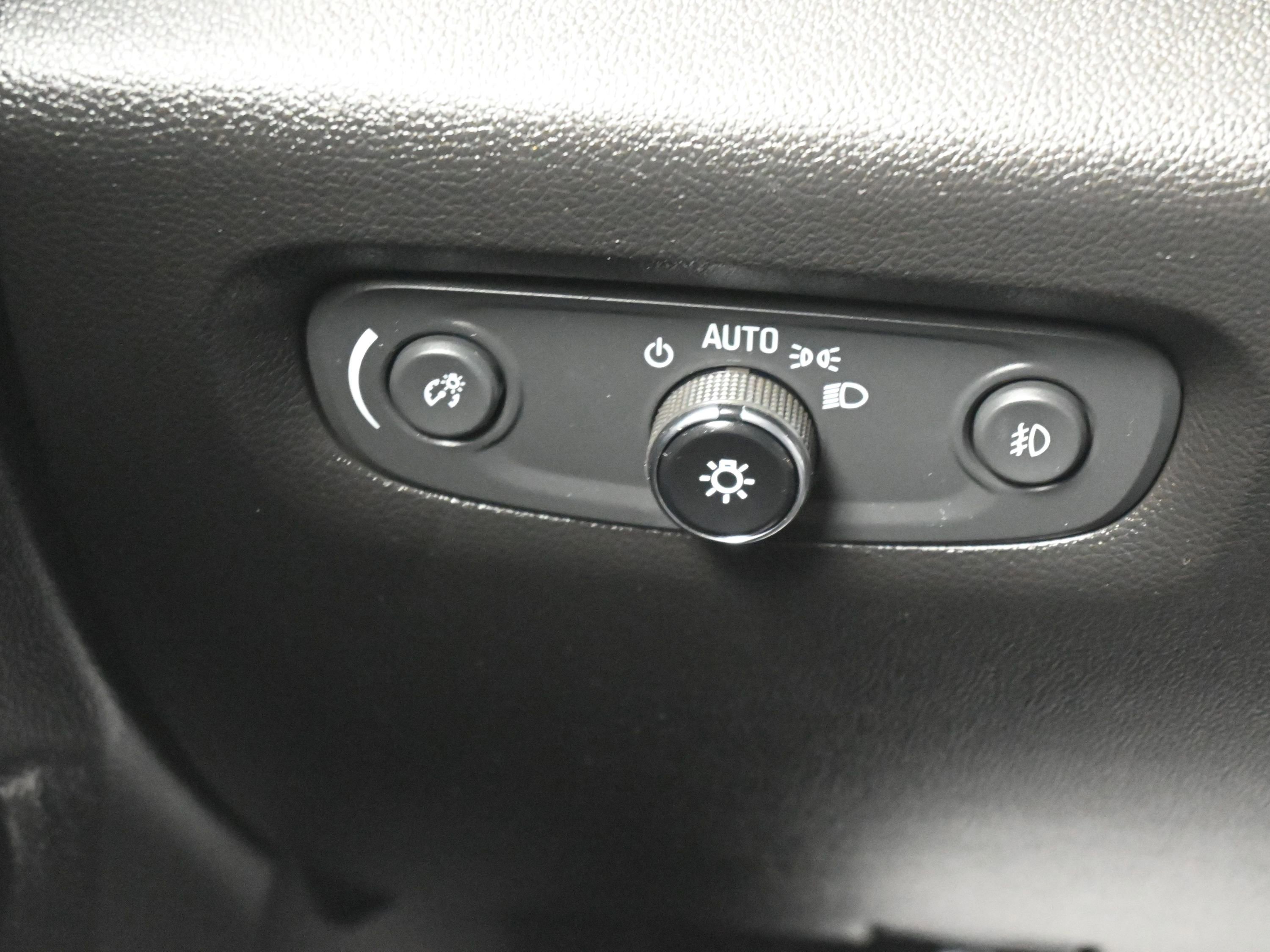 Used 2020 Chevrolet Traverse LT w/ LPO, Black Accent Package image 29