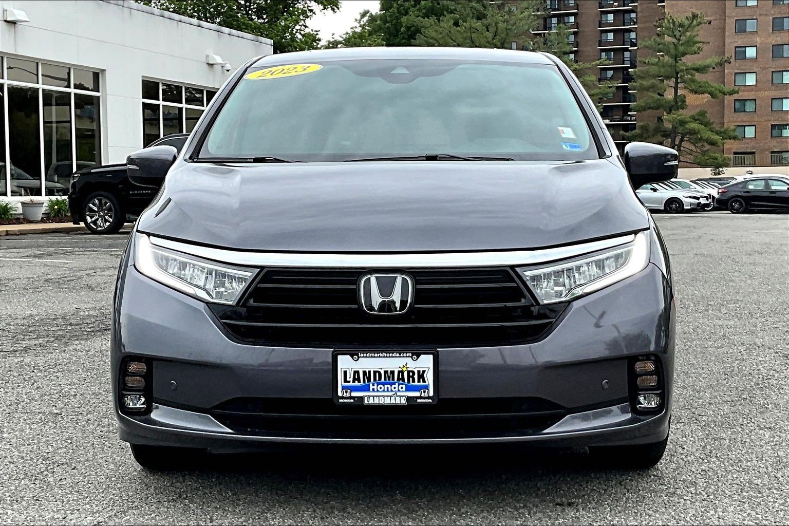 Used 2023 Honda Odyssey Touring image 3