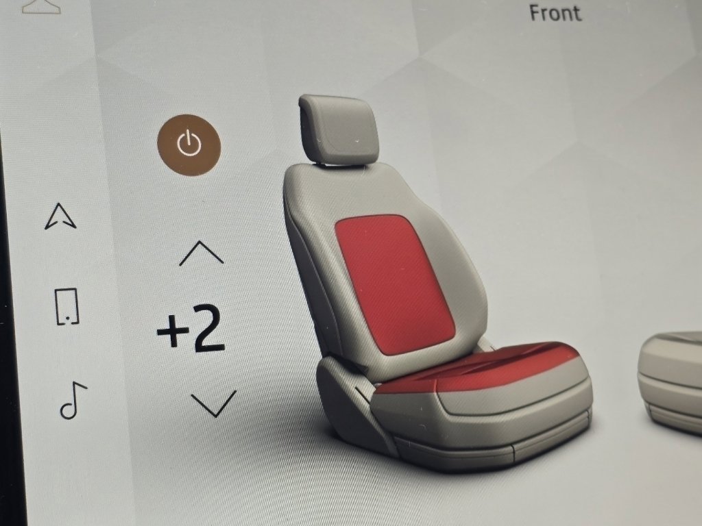 Used 2025 Jaguar F-PACE R-Dynamic S image 6