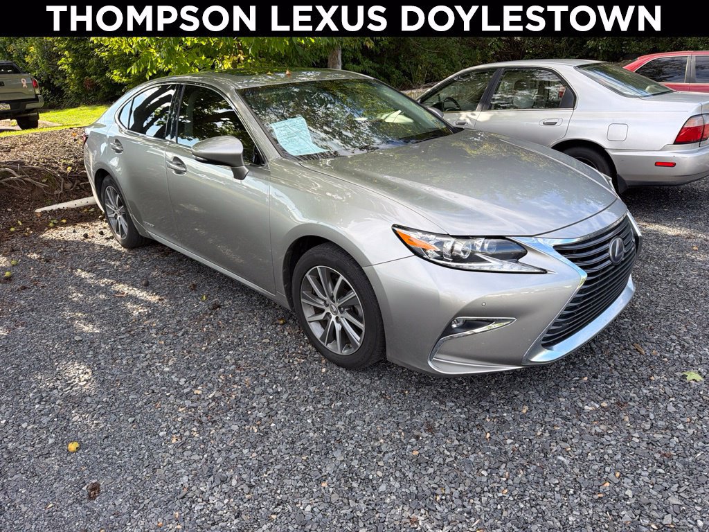 Used 2017 Lexus ES 300h w/ Luxury Package
