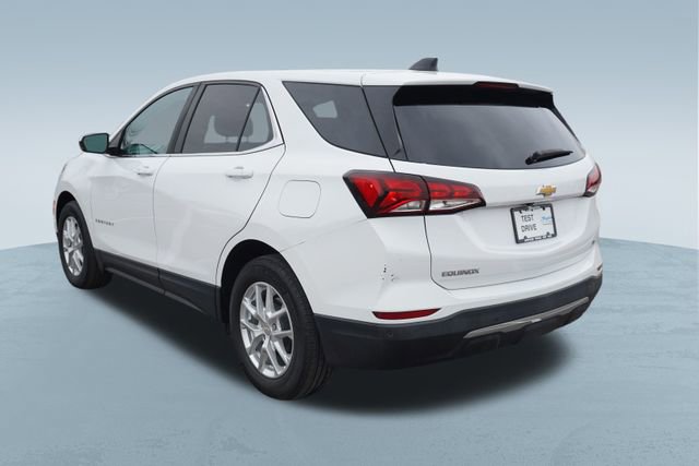Used 2022 Chevrolet Equinox LT w/ Driver Convenience Package image 8