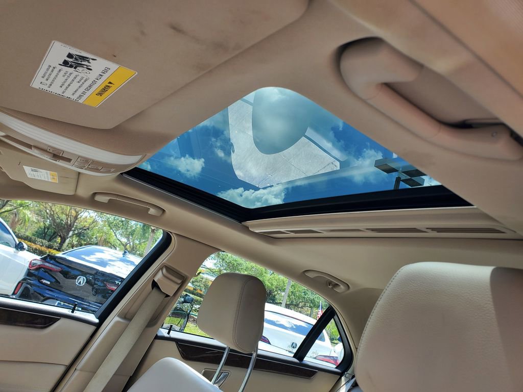 Used 2014 Mercedes-Benz E 350 4MATIC Sedan image 18