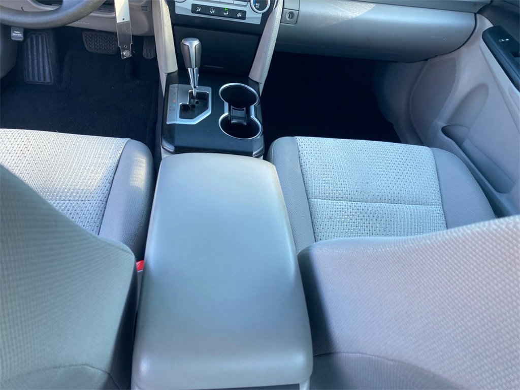 Used 2014 Toyota Camry LE image 6