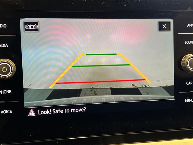 New 2026 Volkswagen Taos SE image 17