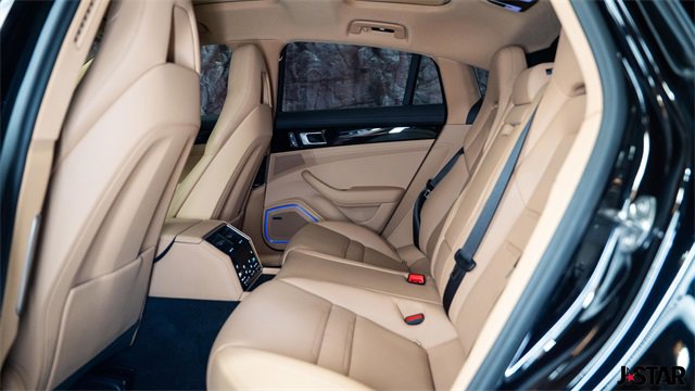 Used 2022 Porsche Panamera 4 w/ Premium Package image 13