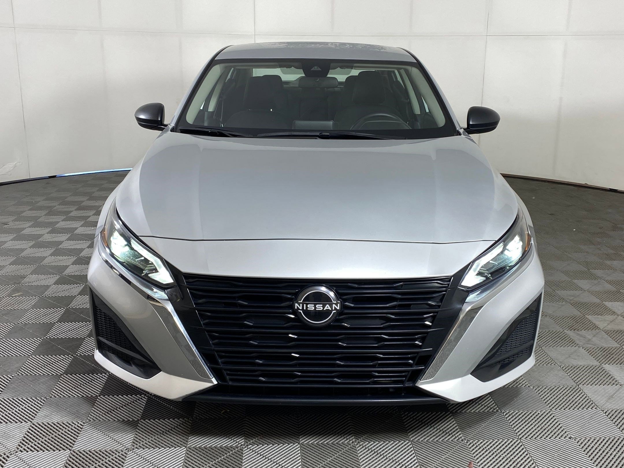 Used 2024 Nissan Altima 2.5 SV image 5