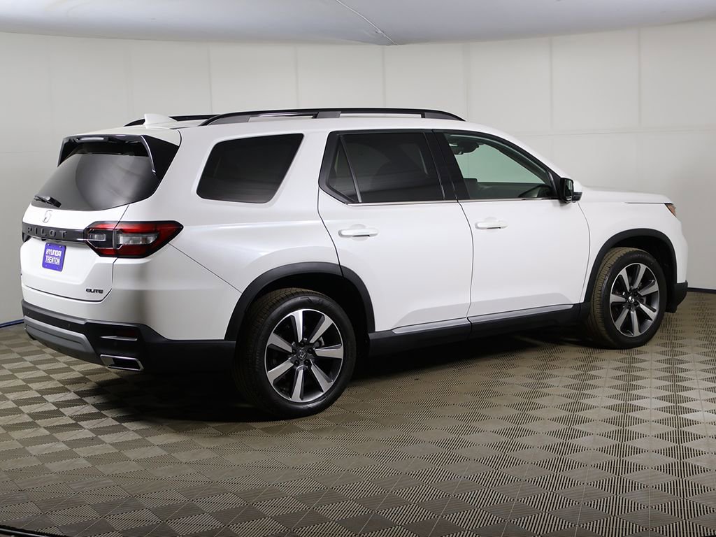 Used 2023 Honda Pilot Elite image 14