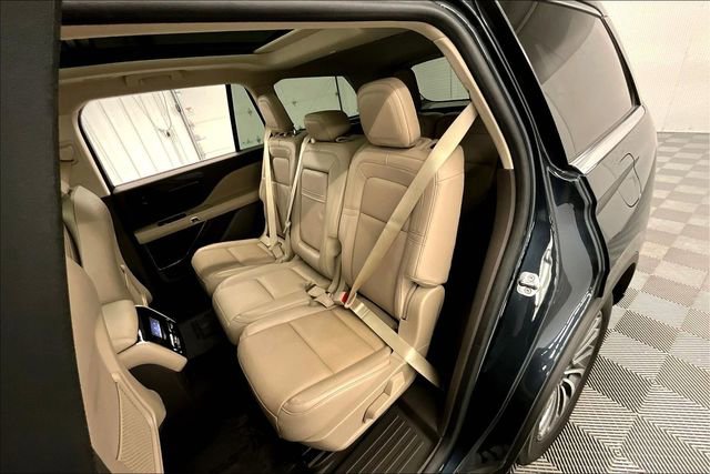 Used 2024 Lincoln Aviator Reserve AWD/4WD image 24