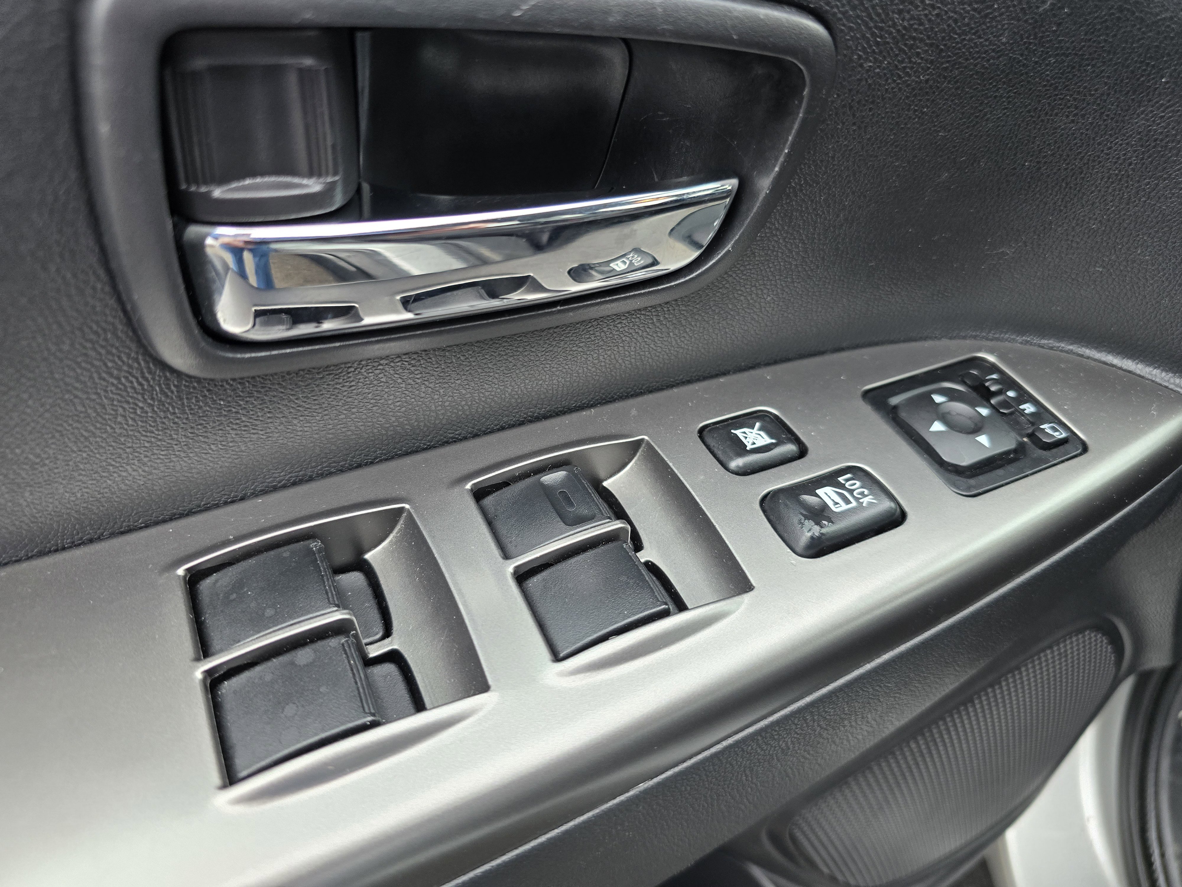 Used 2025 Mitsubishi Outlander Sport SE image 15