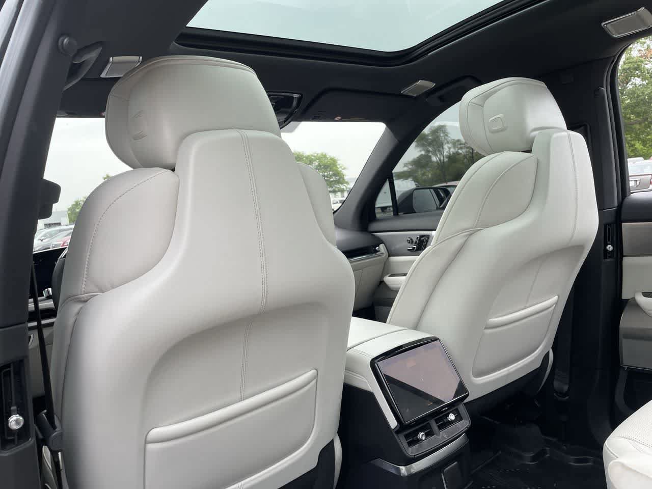 Certified 2026 Cadillac Vistiq Sport w/ LPO, Floor Liner Package AWD/4WD image 21