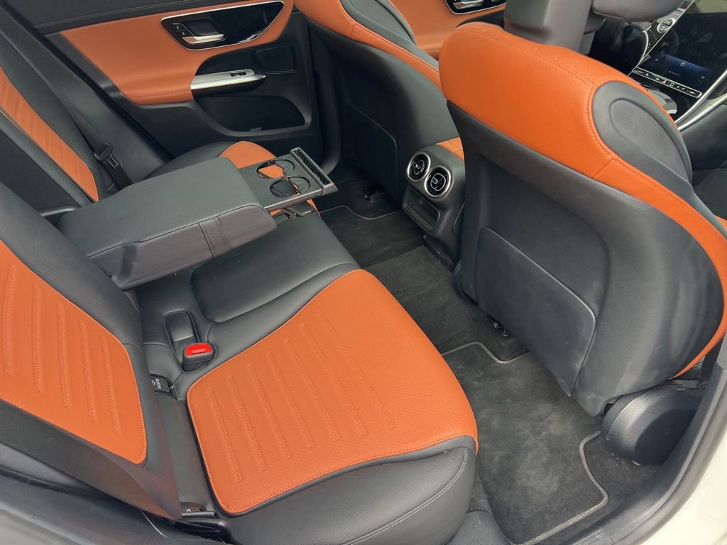 Used 2025 Mercedes-Benz GLC 300 4MATIC image 43