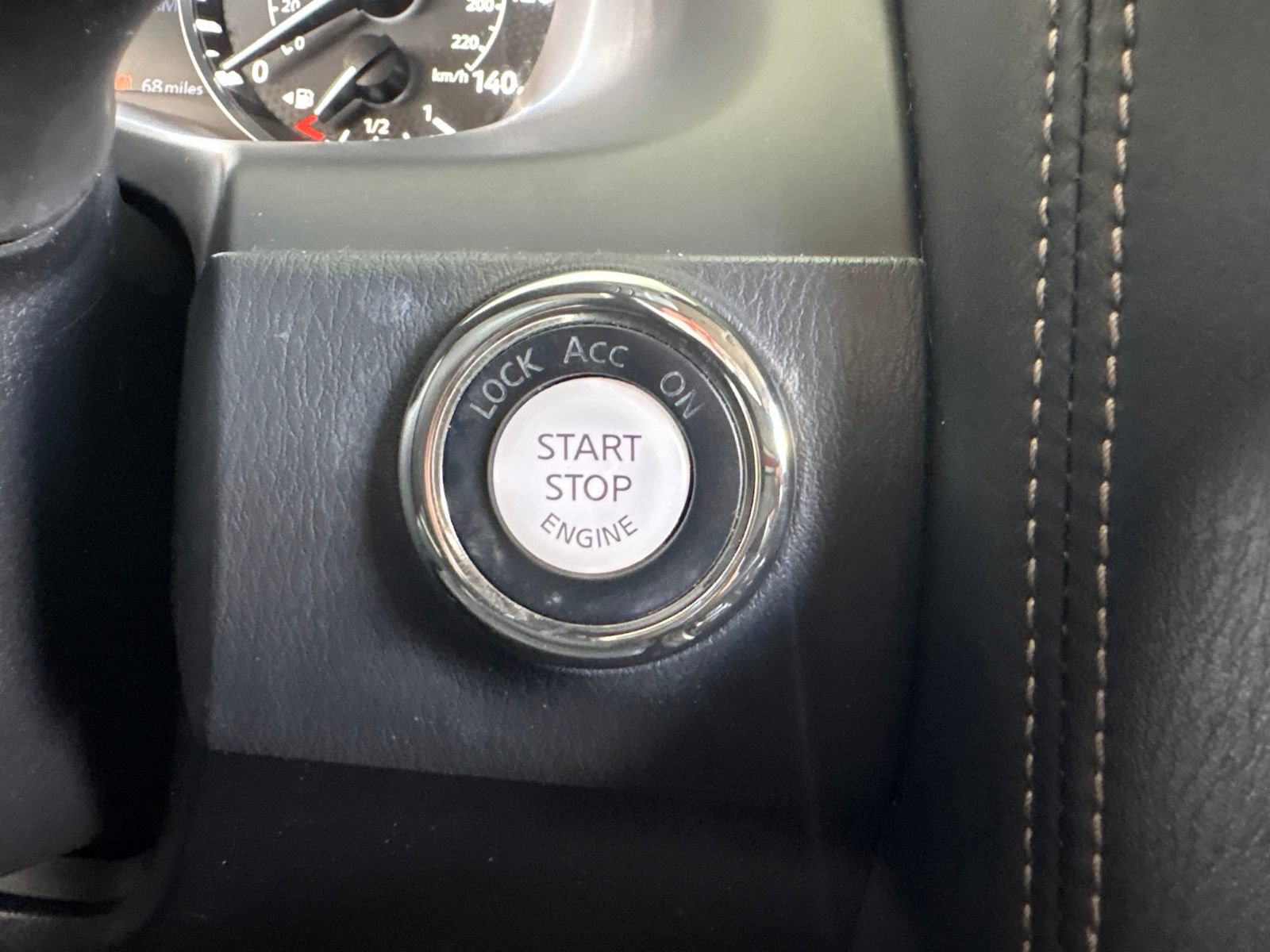 Used 2022 Nissan Armada Platinum w/ Captain's Chairs Package RWD image 35