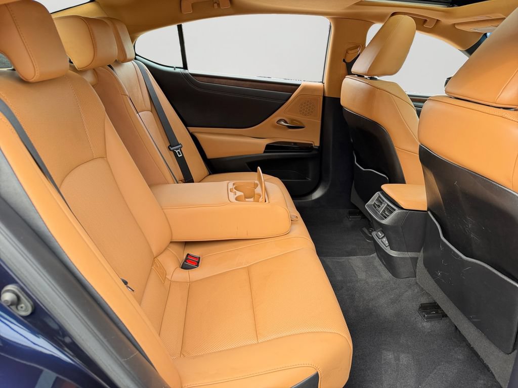 Used 2023 Lexus ES 350 w/ Premium Package FWD image 9