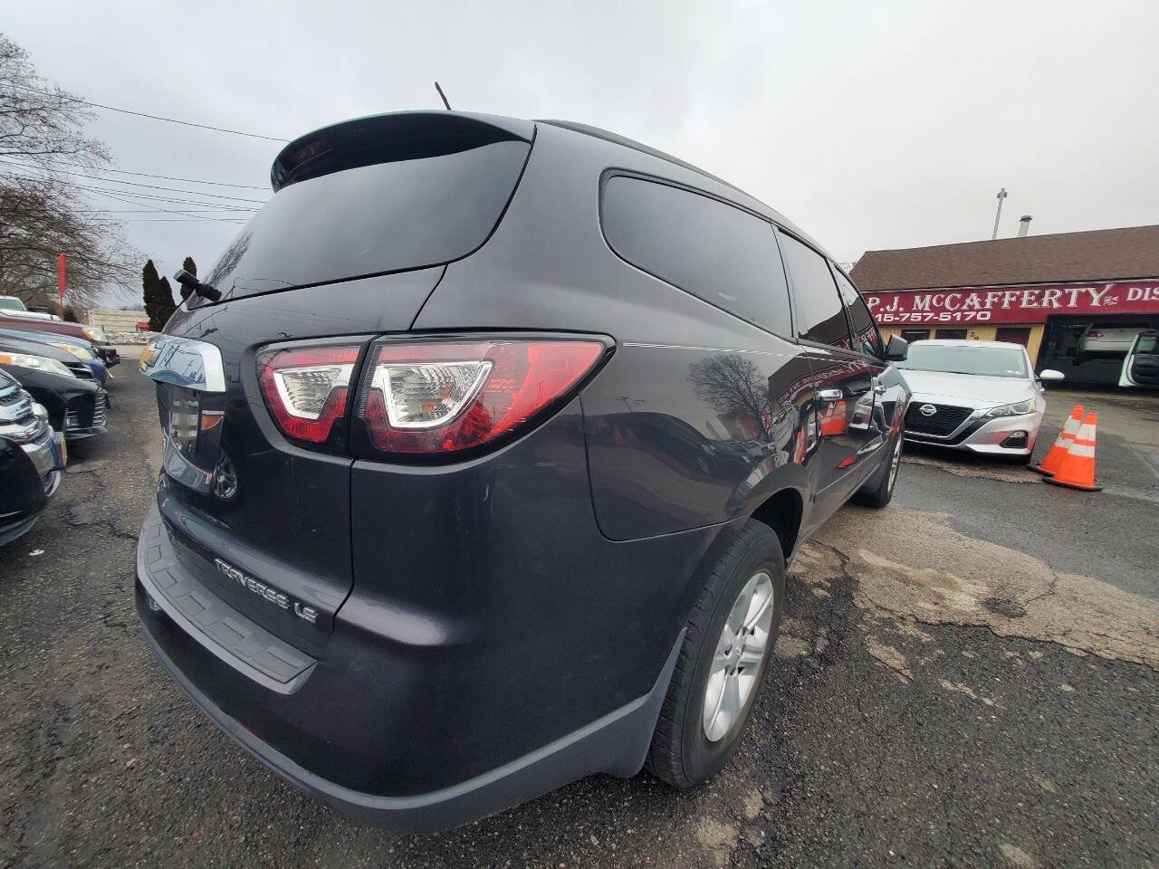 Used 2014 Chevrolet Traverse LS FWD image 5