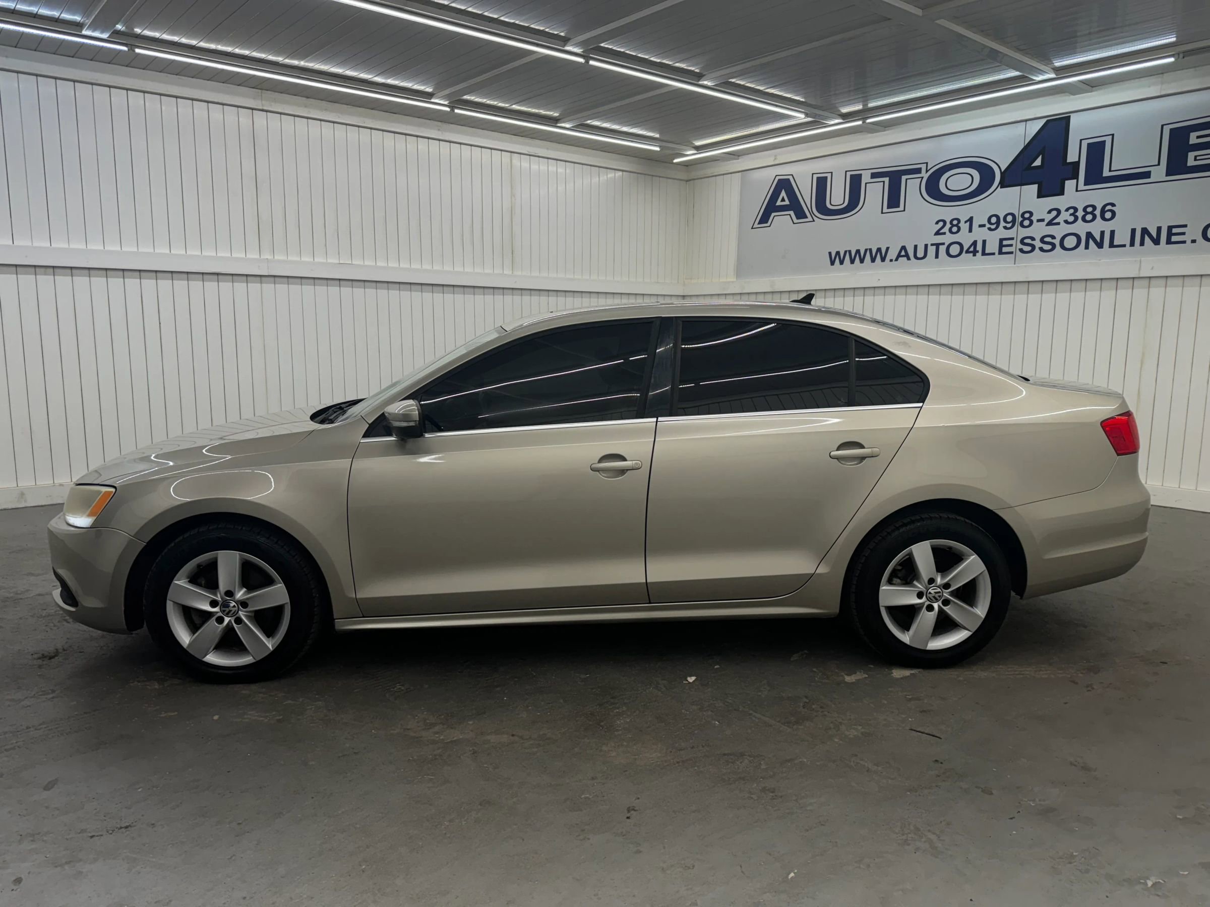 Used 2013 Volkswagen Jetta TDI image 8