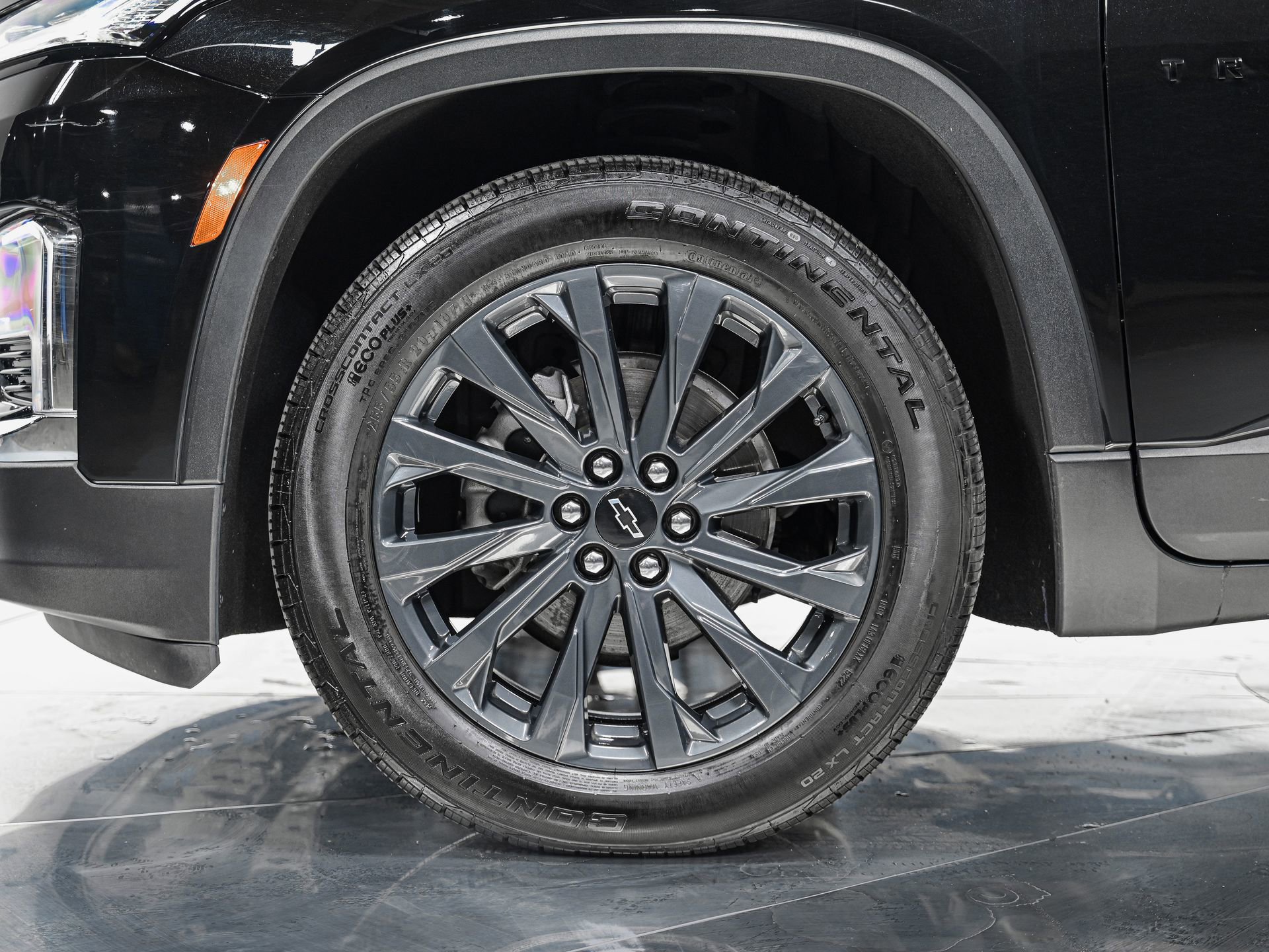 Used 2023 Chevrolet Traverse RS image 3