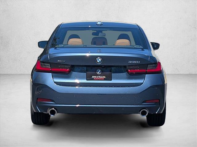 Used 2026 BMW 330i xDrive Sedan w/ Premium Package AWD/4WD image 4