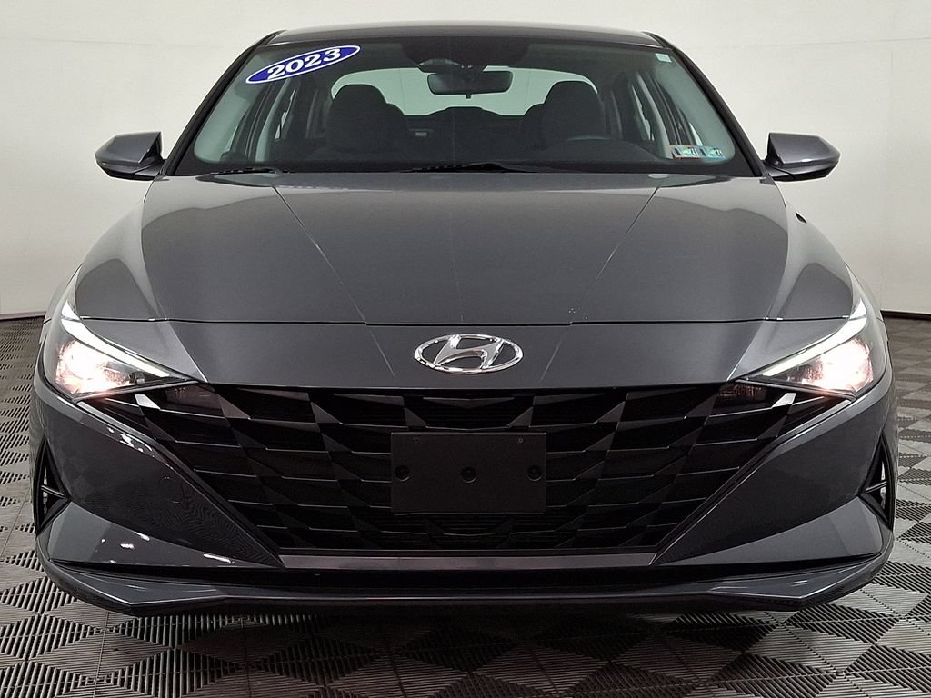 Used 2023 Hyundai Elantra SEL w/ Cargo Package FWD image 5