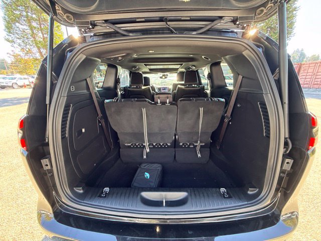 Used 2023 Chrysler Pacifica Limited w/ S Appearance Package FWD image 13