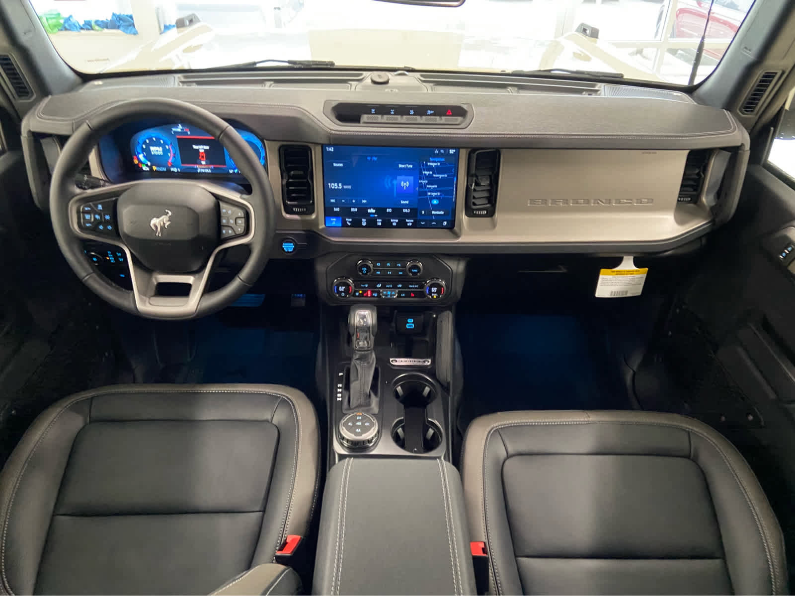 New 2025 Ford Bronco Outer Banks w/ Sasquatch Package image 17