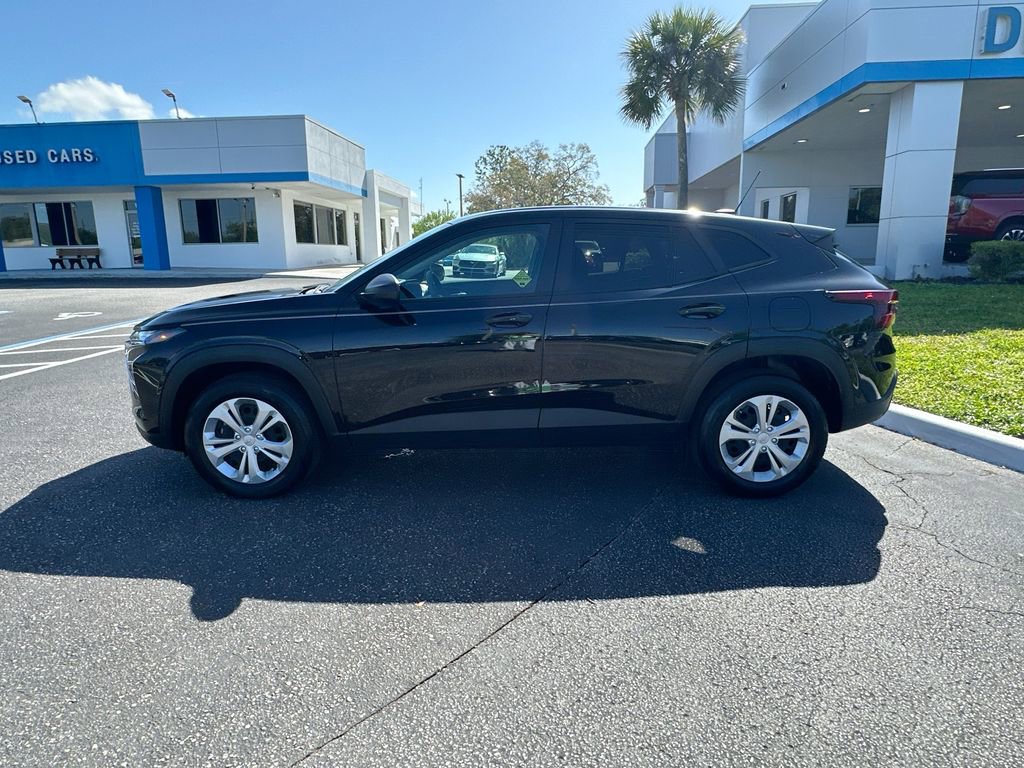 Used 2024 Chevrolet Trax LS image 9