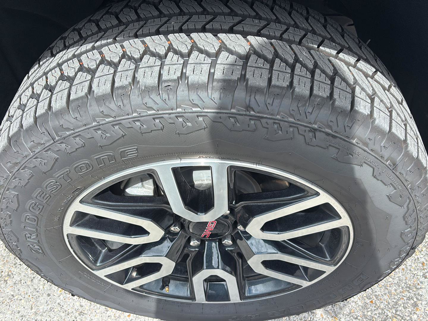 Used 2023 GMC Sierra 1500 AT4 w/ AT4 Premium Package AWD/4WD image 9
