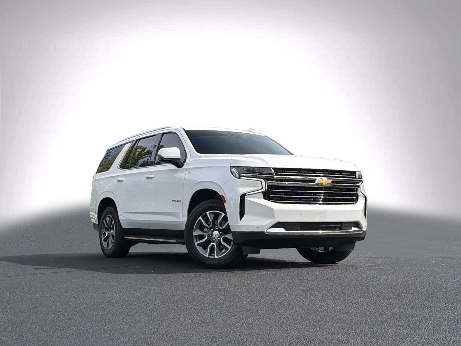 Used 2022 Chevrolet Tahoe LT w/ LT Signature Plus Package RWD image 2