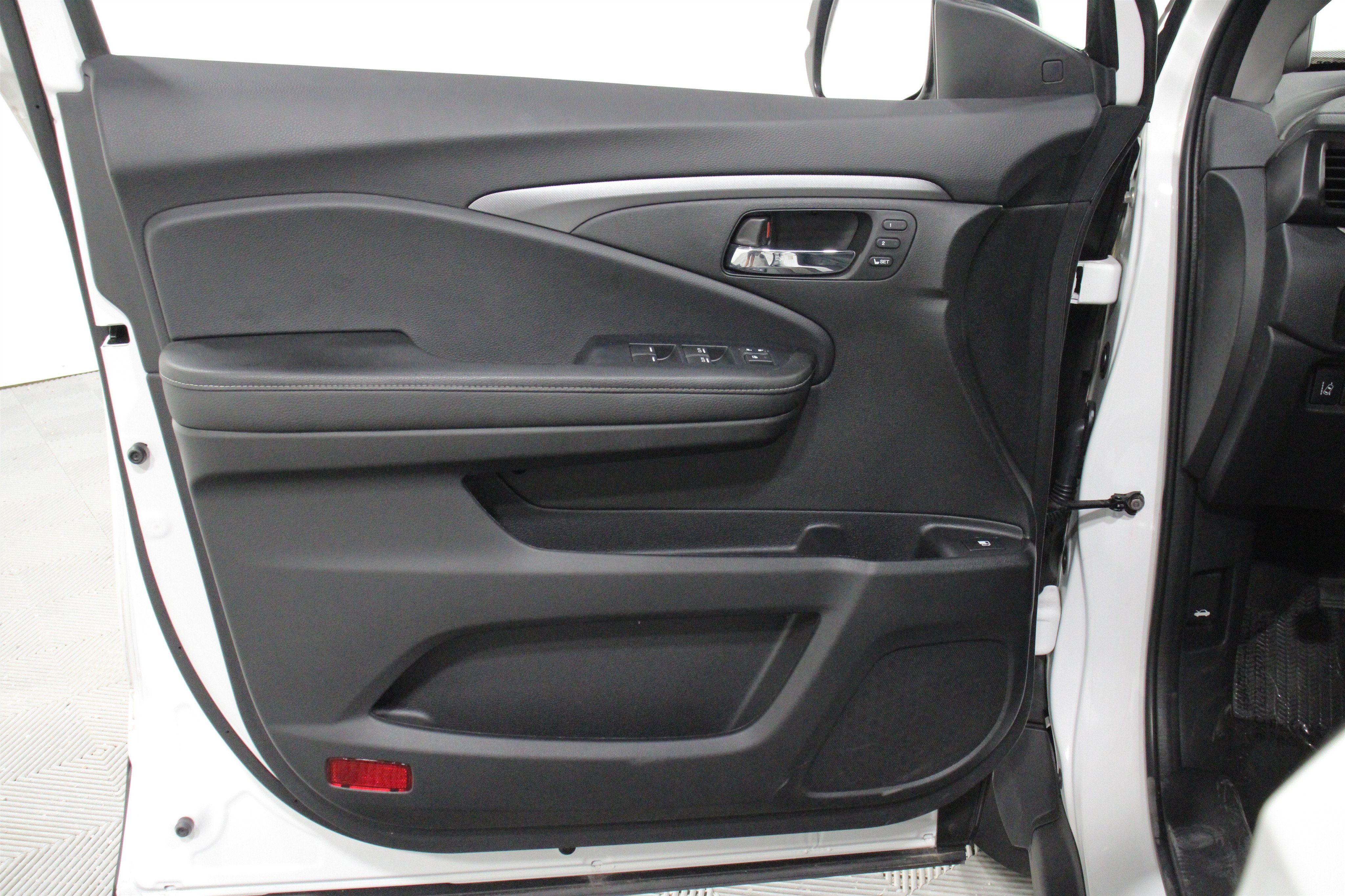 Used 2024 Honda Ridgeline RTL+ image 6