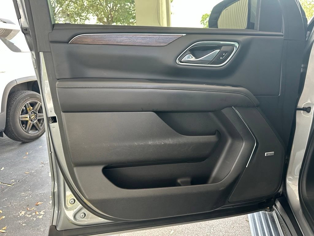Used 2023 Chevrolet Tahoe High Country AWD/4WD image 11