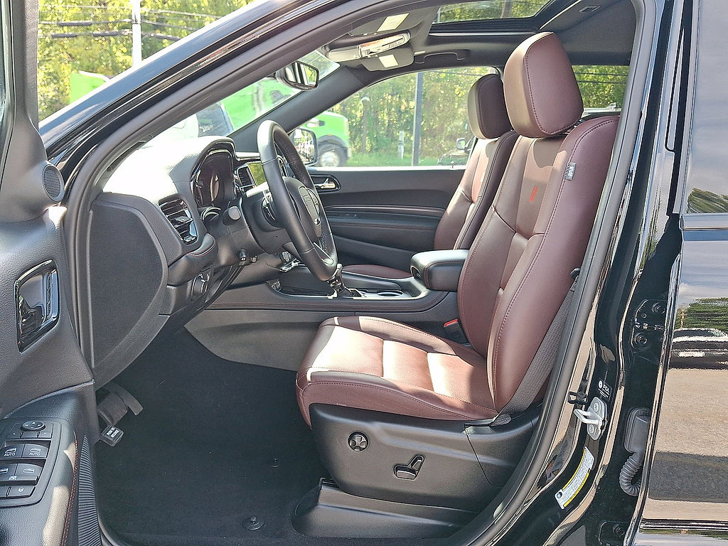 Used 2025 Dodge Durango GT AWD/4WD image 11