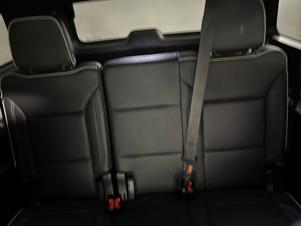 Used 2022 Chevrolet Suburban Premier image 21