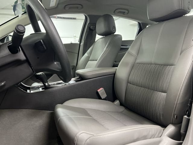 Certified 2019 Chevrolet Impala LS FWD image 18