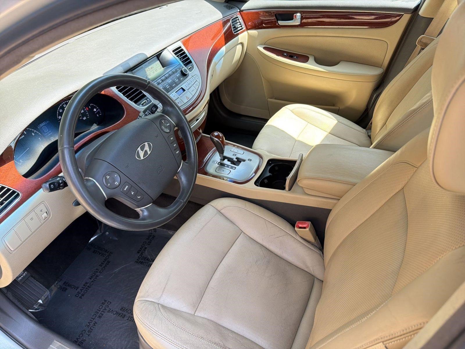 Used 2012 Hyundai Genesis 3.8 RWD image 23