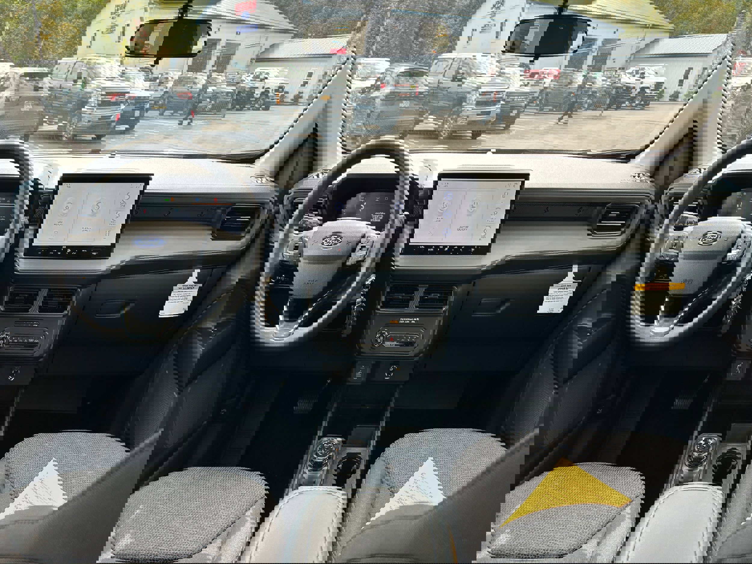 New 2025 Ford Maverick XL image 31