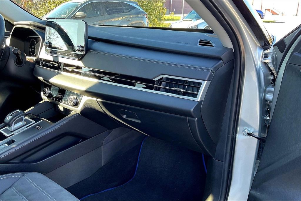 Used 2024 Mitsubishi Outlander SE image 15