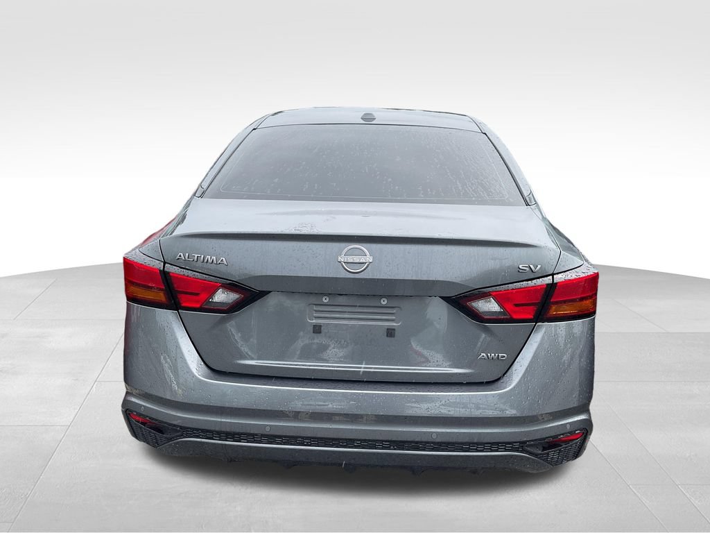 Used 2024 Nissan Altima 2.5 SV AWD/4WD image 6