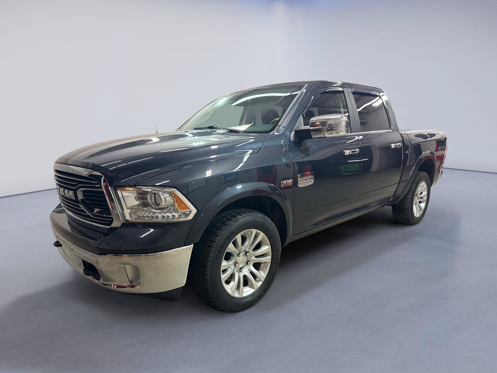 Used 2017 RAM 1500 Laramie Longhorn w/ Convenience Group AWD/4WD image 3