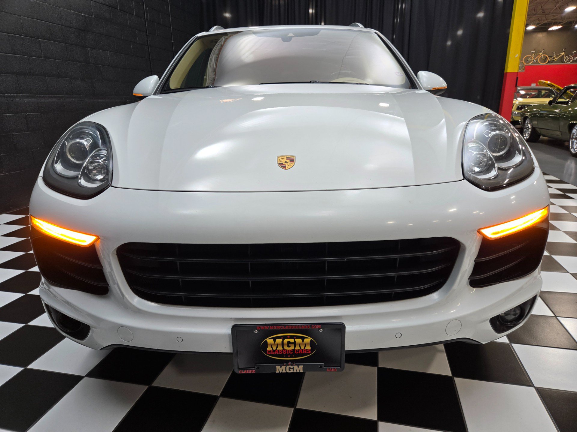 Used 2017 Porsche Cayenne S AWD/4WD image 5