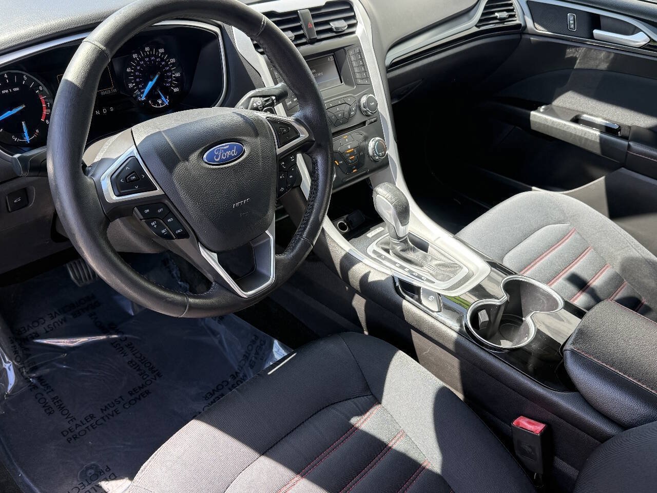 Used 2015 Ford Fusion SE w/ Equipment Group 201A FWD image 11
