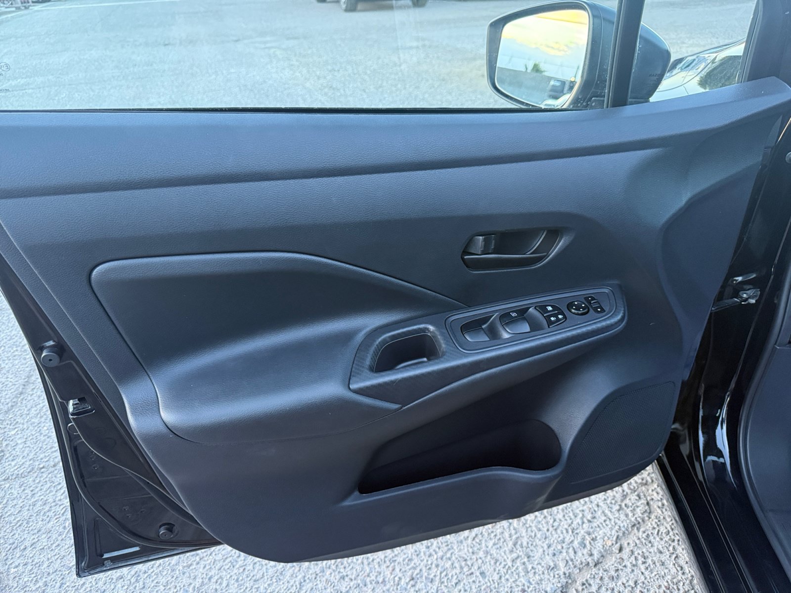 Used 2025 Nissan Versa S FWD image 12