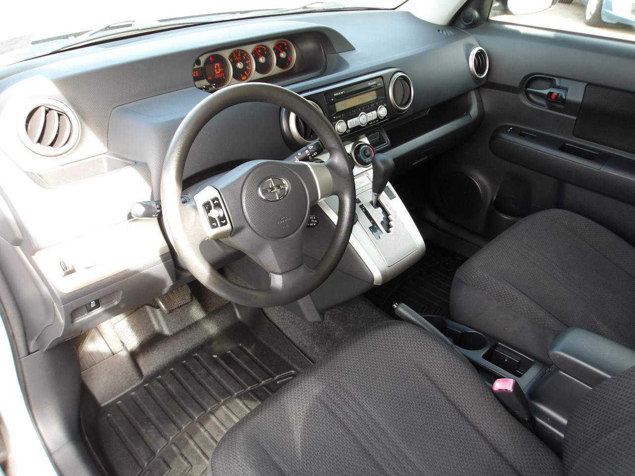 Used 2009 Scion xB image 9